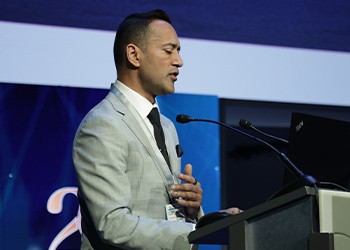 AMWC - Recognized leading experts